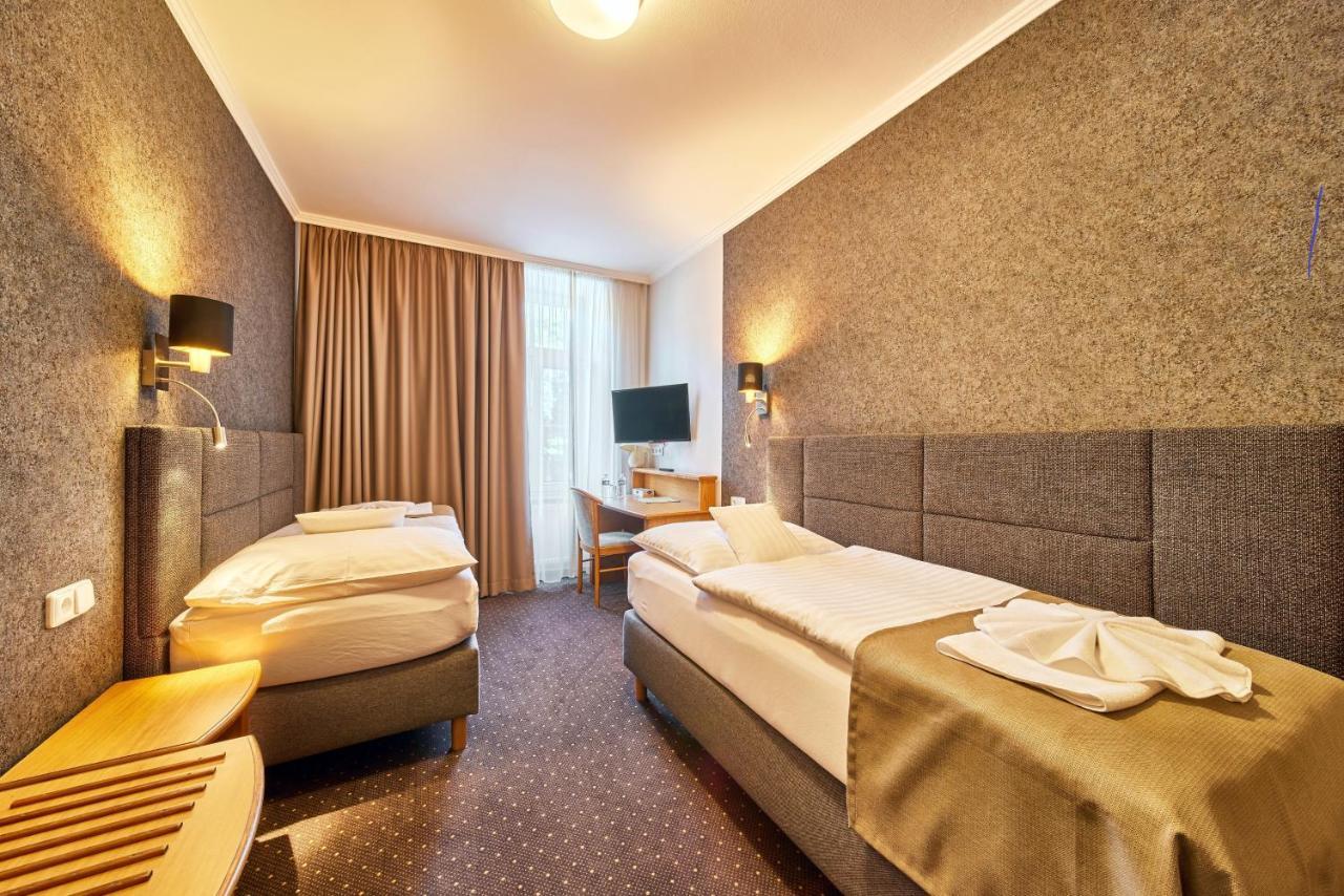 Hotel Adam Trutnov Bagian luar foto