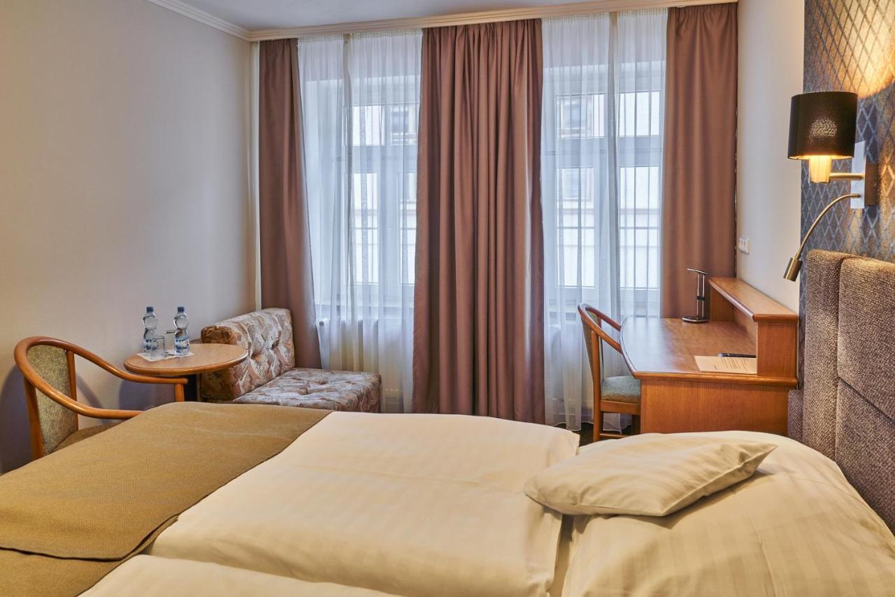 Hotel Adam Trutnov Bagian luar foto