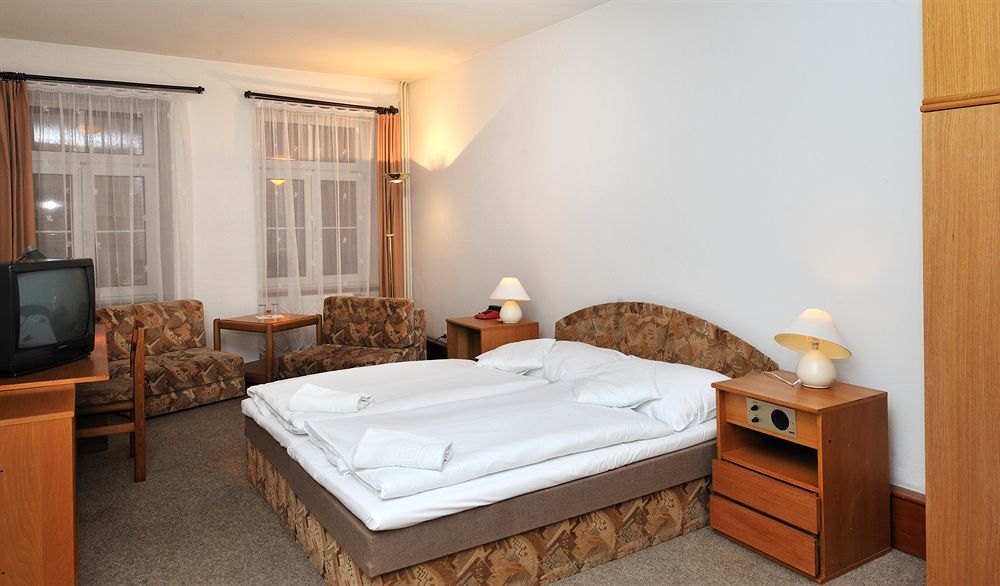 Hotel Adam Trutnov Bagian luar foto