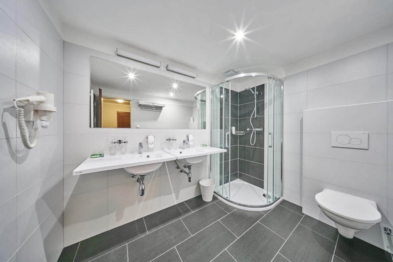 Hotel Adam Trutnov Bagian luar foto